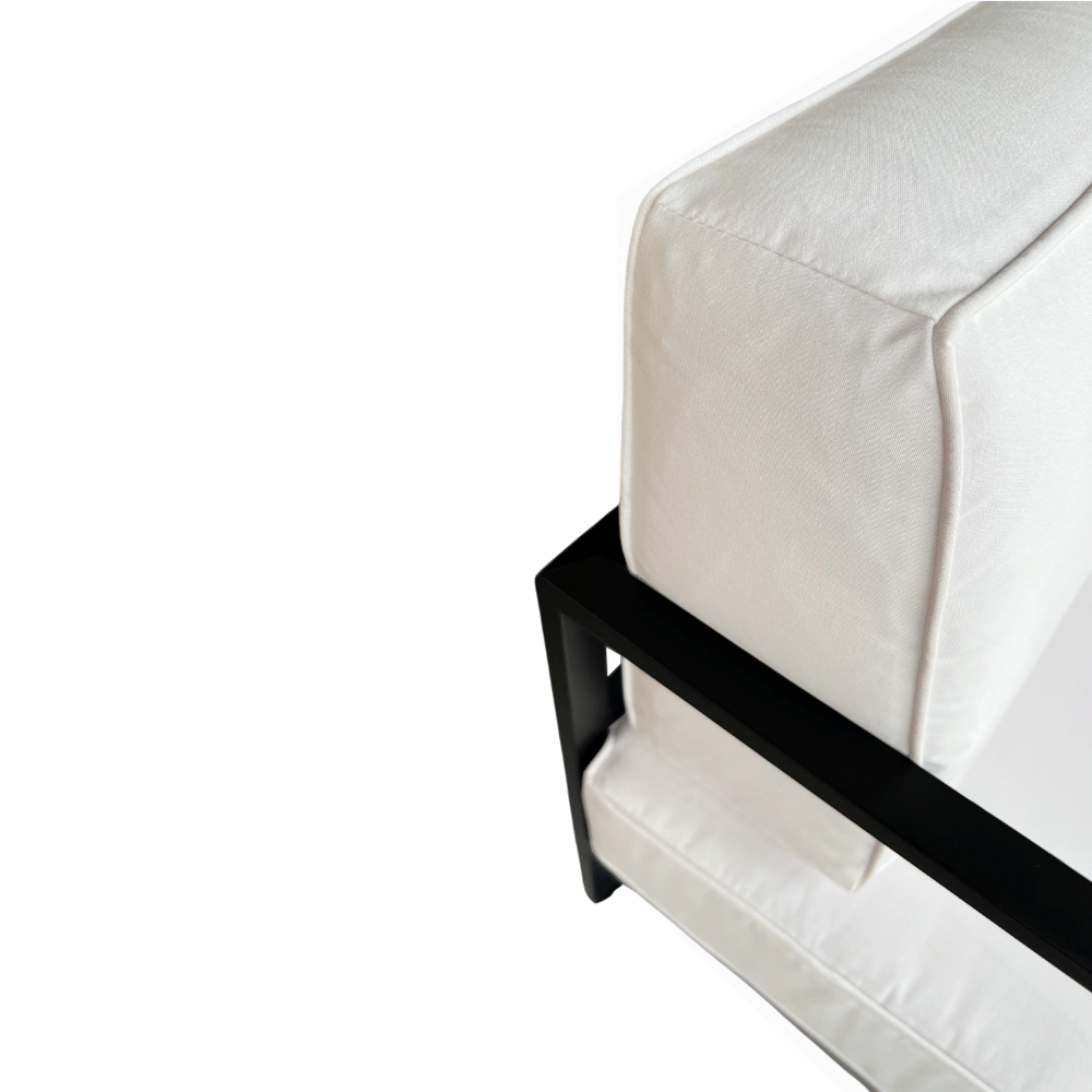 OutdoorSofa3Seater_CU6.png