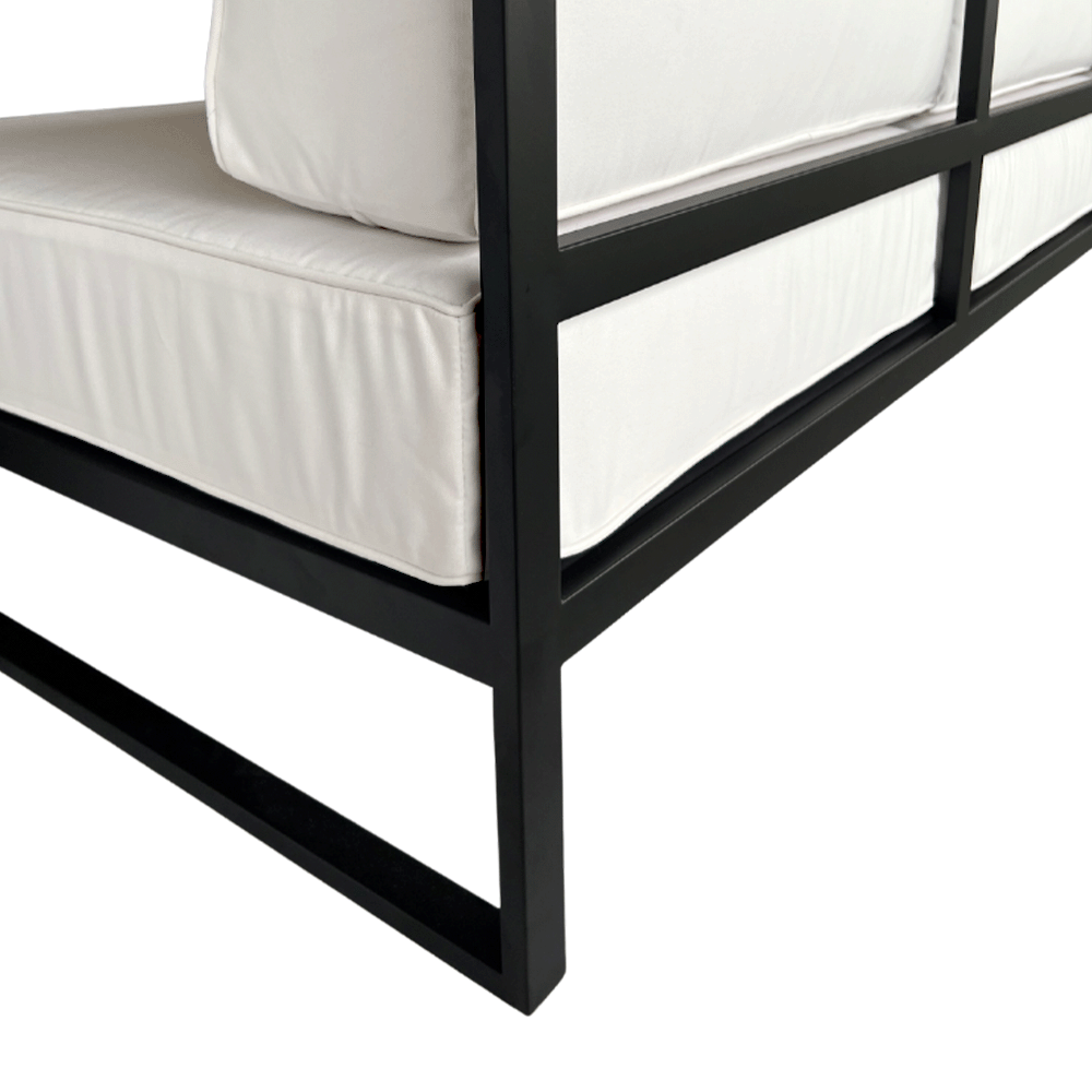OutdoorSofa3Seater_CU8.png